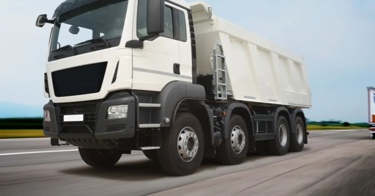 ダンプ運転手 きつい メインビジュアル