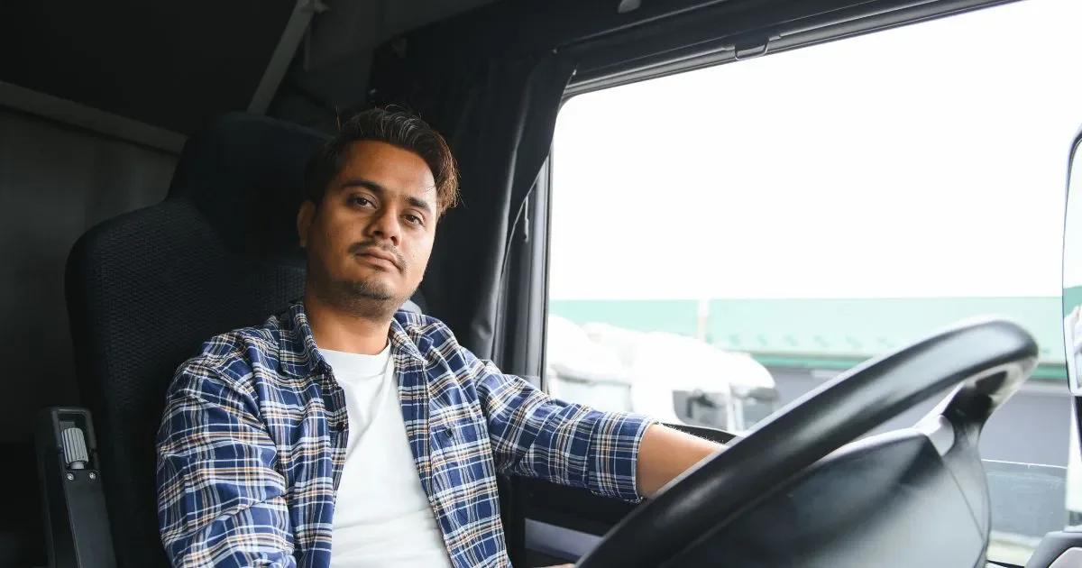 ダンプ運転手 辞めたい メインビジュアル