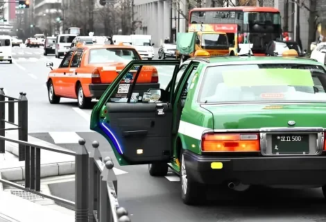 タクシー運転手 転職 30代　アイキャッチ画像