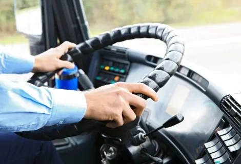 バス運転手 年収 アイキャッチ画像