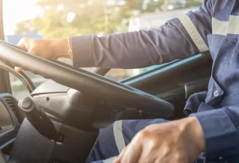 トラック運転手 末路 アイキャッチ画像
