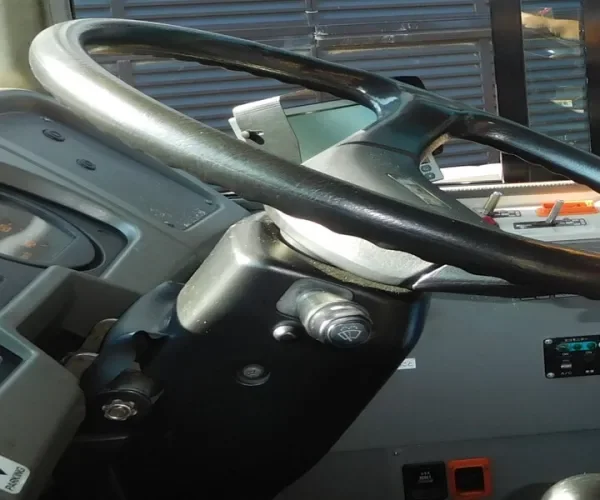 バス運転手が不足している理由とは？統計データから見る採用難の現状と対策方法を徹底解説